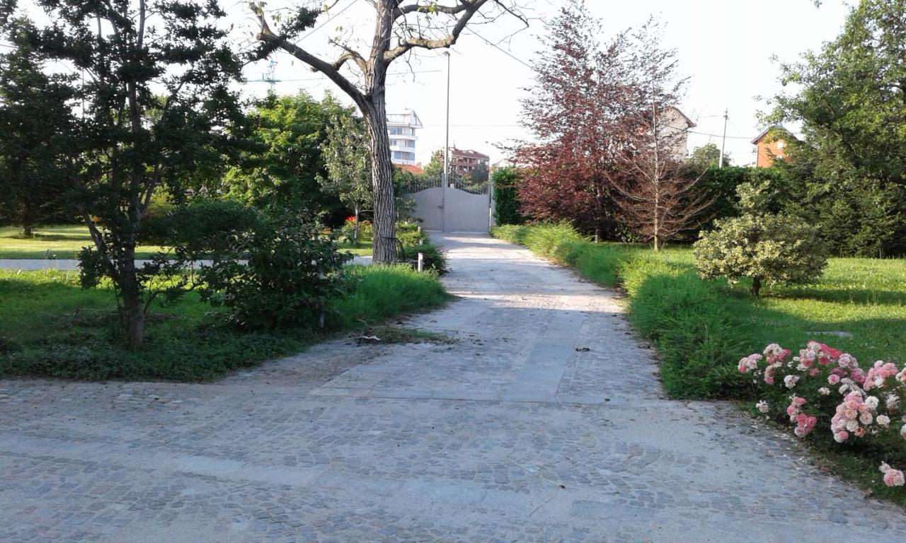 Chiara Apartment Cuneo Exterior foto